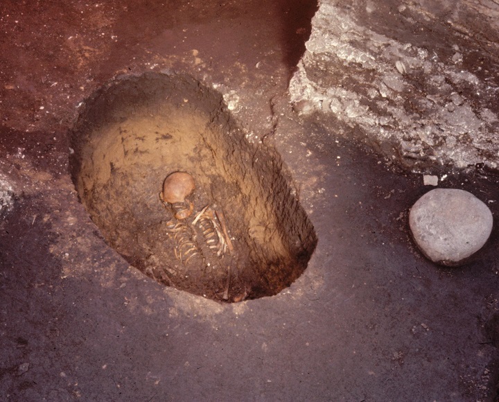 縄文時代前期の墓