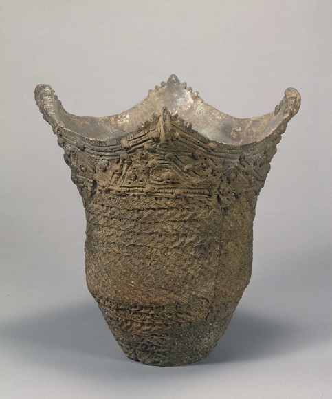 深鉢形土器 写真：明治大学博物館